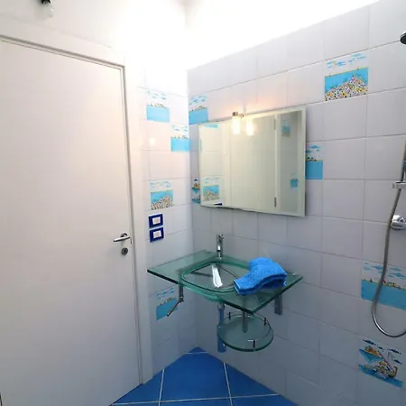 Апартаменты Casa Azzurra A Torre Dell'orso 6 Posti Мелендуньо